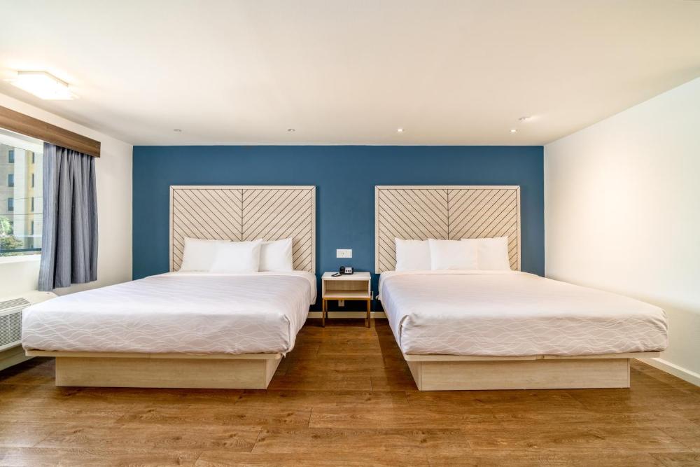 Queen Room with Two Queen Beds interior